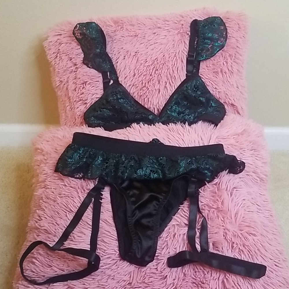 Fashion Nova Green & Black Lingerie
